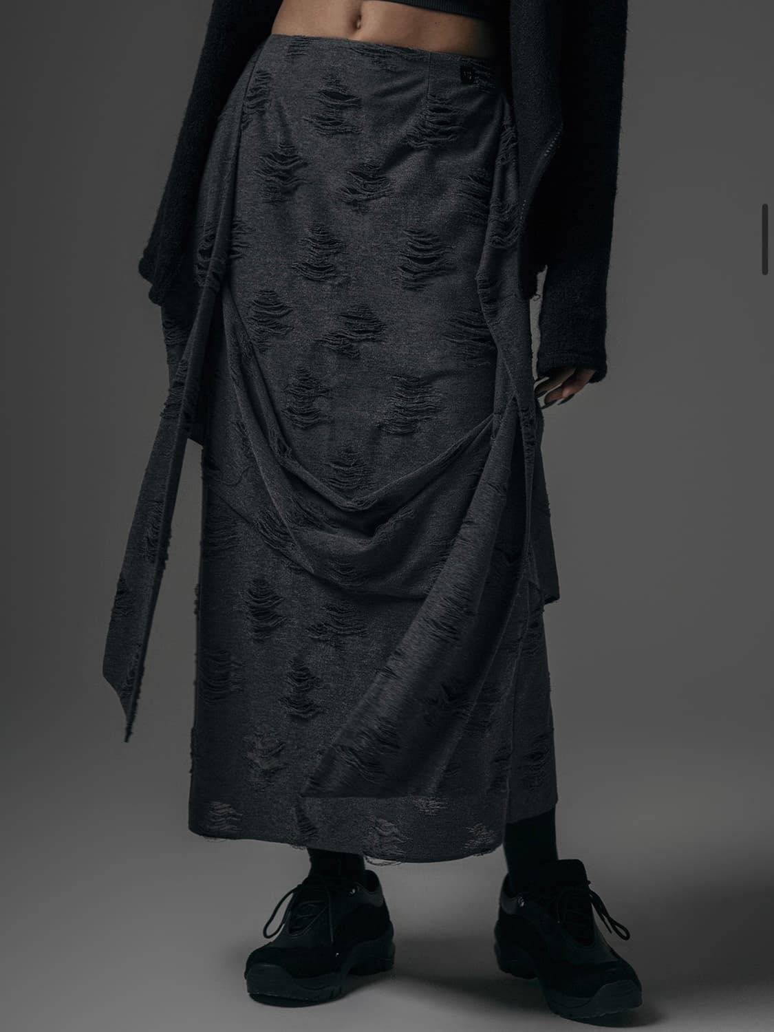 트리밍버드 스트랩 드레이프 데미지 스커트 차콜1 상품이미지4