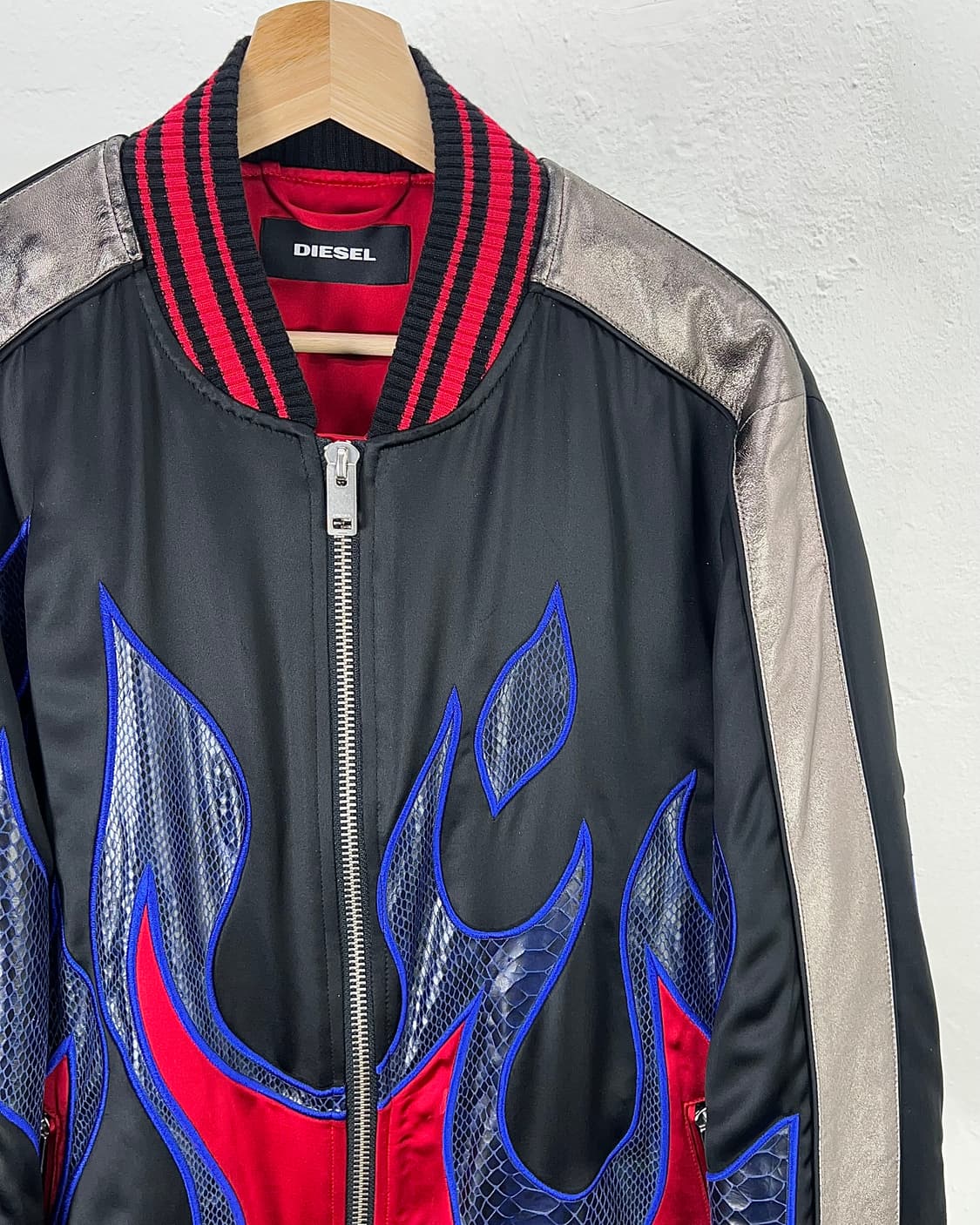 디젤 J-HELL 쉽스킨 레더 플레임 샷 파이톤 퀼팅 자켓 상품이미지3