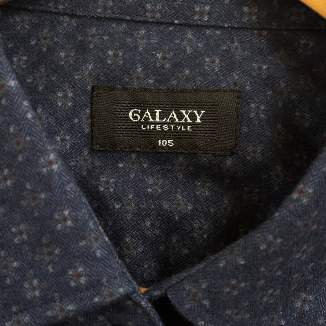 갤럭시 105 다크네이비 캐주얼 헤링본 셔츠 플라워 패턴 상품이미지2