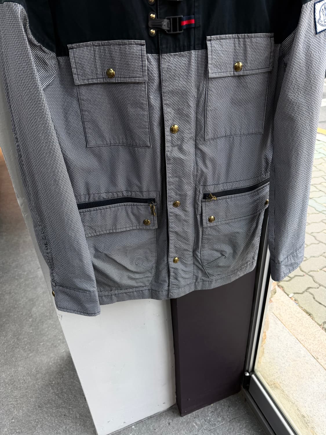 2/ 몽클레어 감마블루 금장버튼 쉘 후디 자켓 상품이미지5