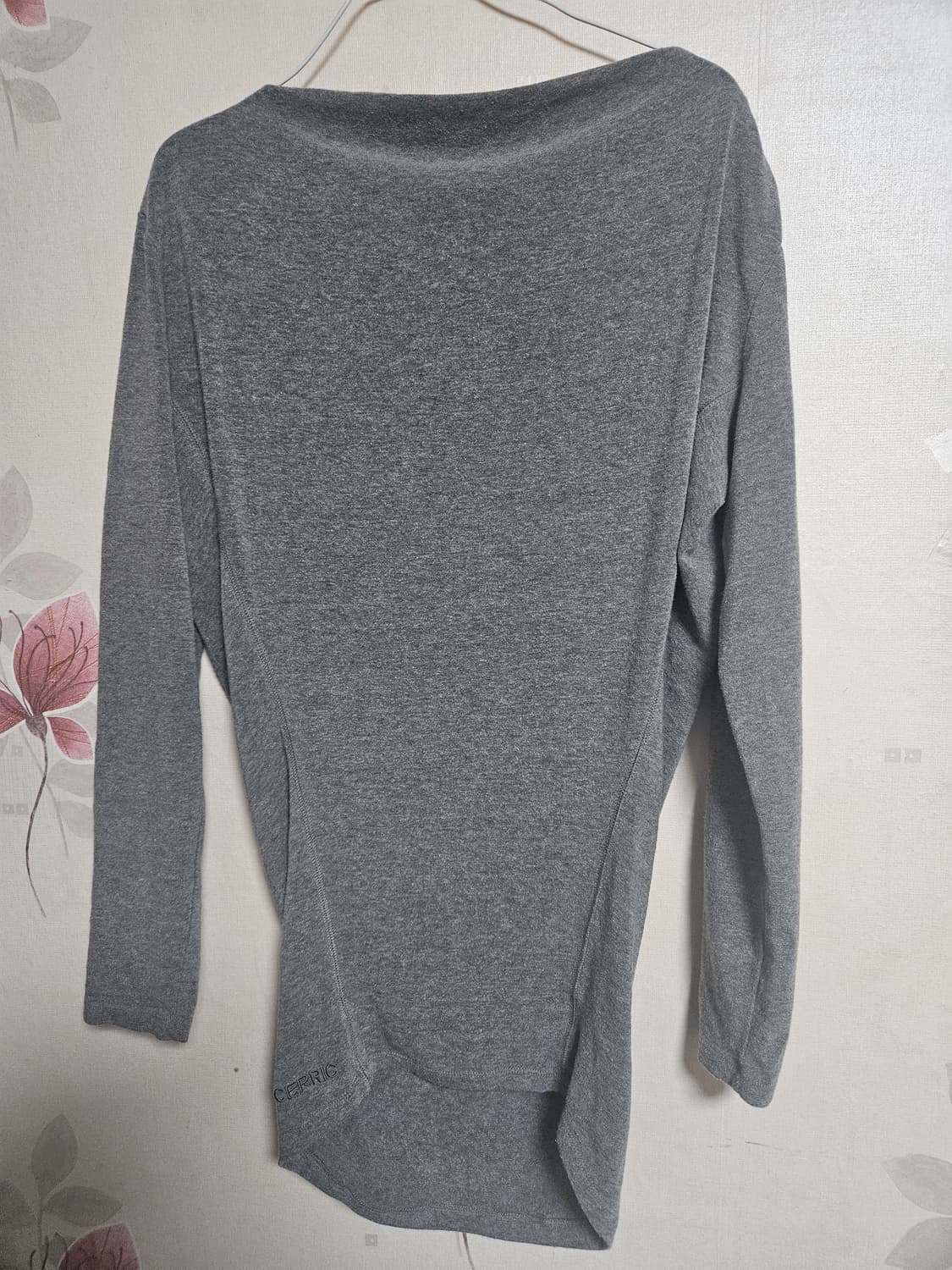 세릭 incision tapered top 상품이미지2