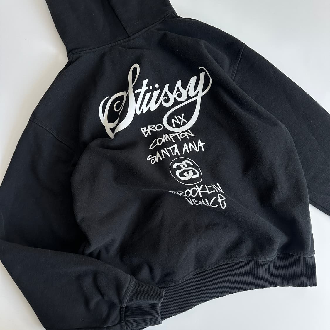 Stussy 스투시 블랙 피그다이 월드투어 후드티 상품이미지1