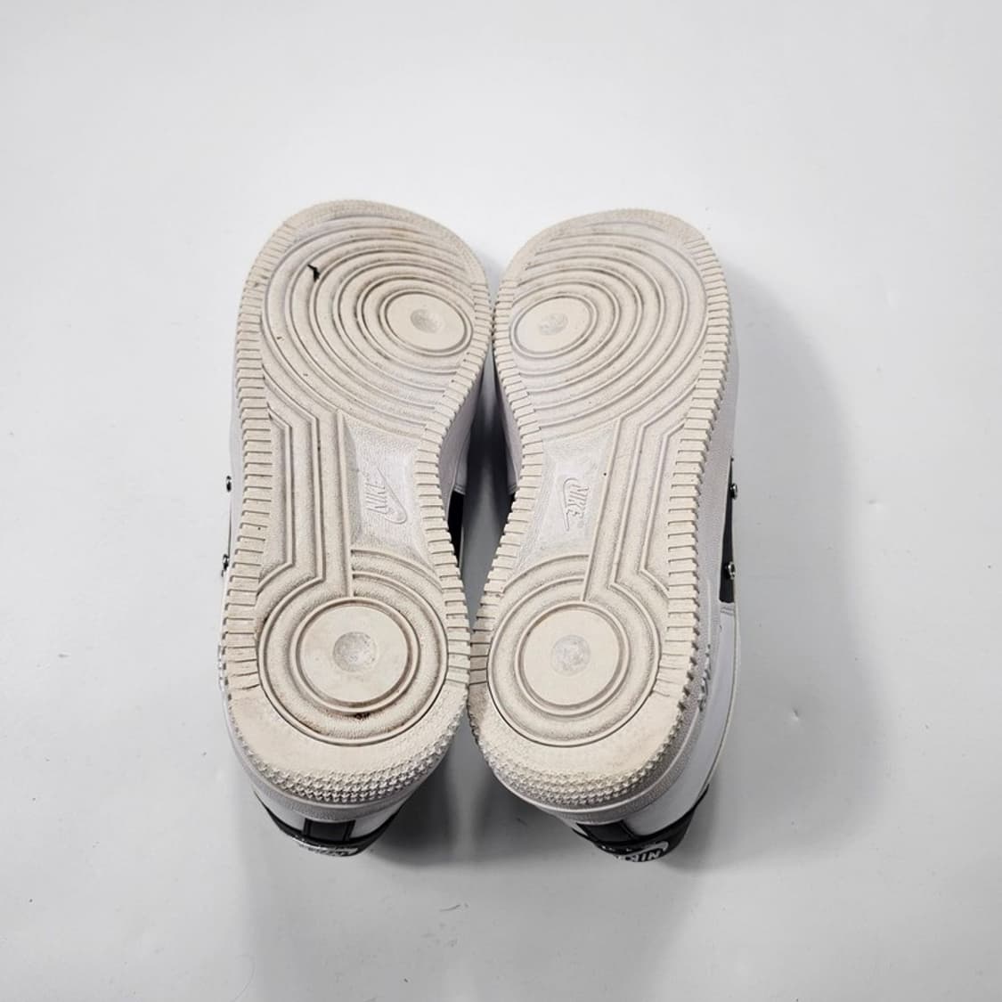 나이키 에어포스 1 화이트 블랙 265 상품이미지6