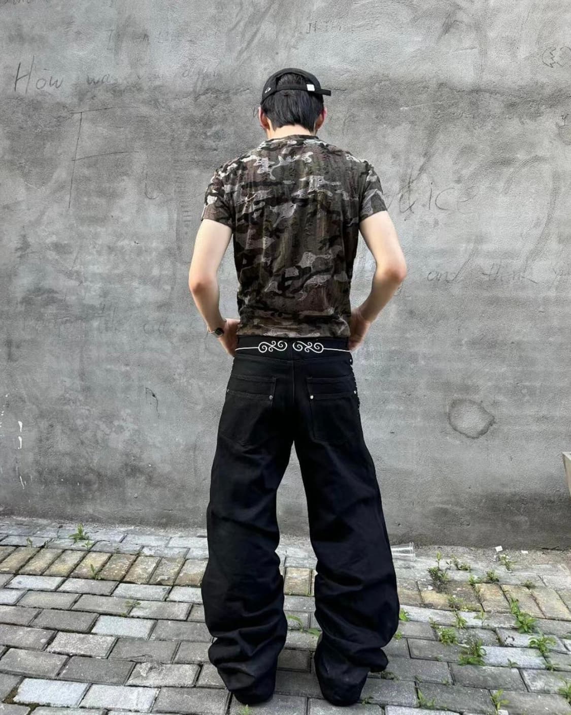 비엑세스 Embroidered Baggy Denim Pants 상품이미지4