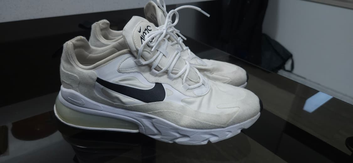 나이키 에어맥스270 리액트

화이트 285 상품이미지2