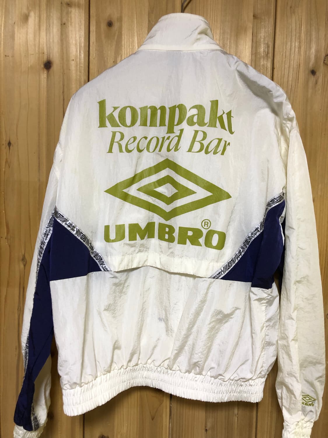 엄브로 바람막이 상품이미지2