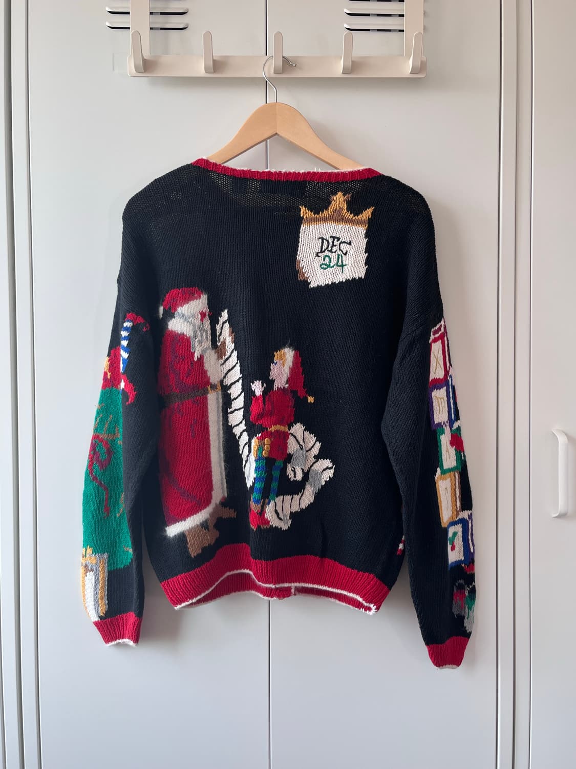 Design ptions 크리스마스 작업실 니트 가디건  상품이미지9