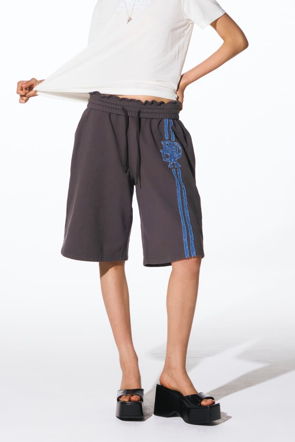 프렌다 트윌 컷 오브 쇼츠 반바지 다크 차콜 상품이미지3