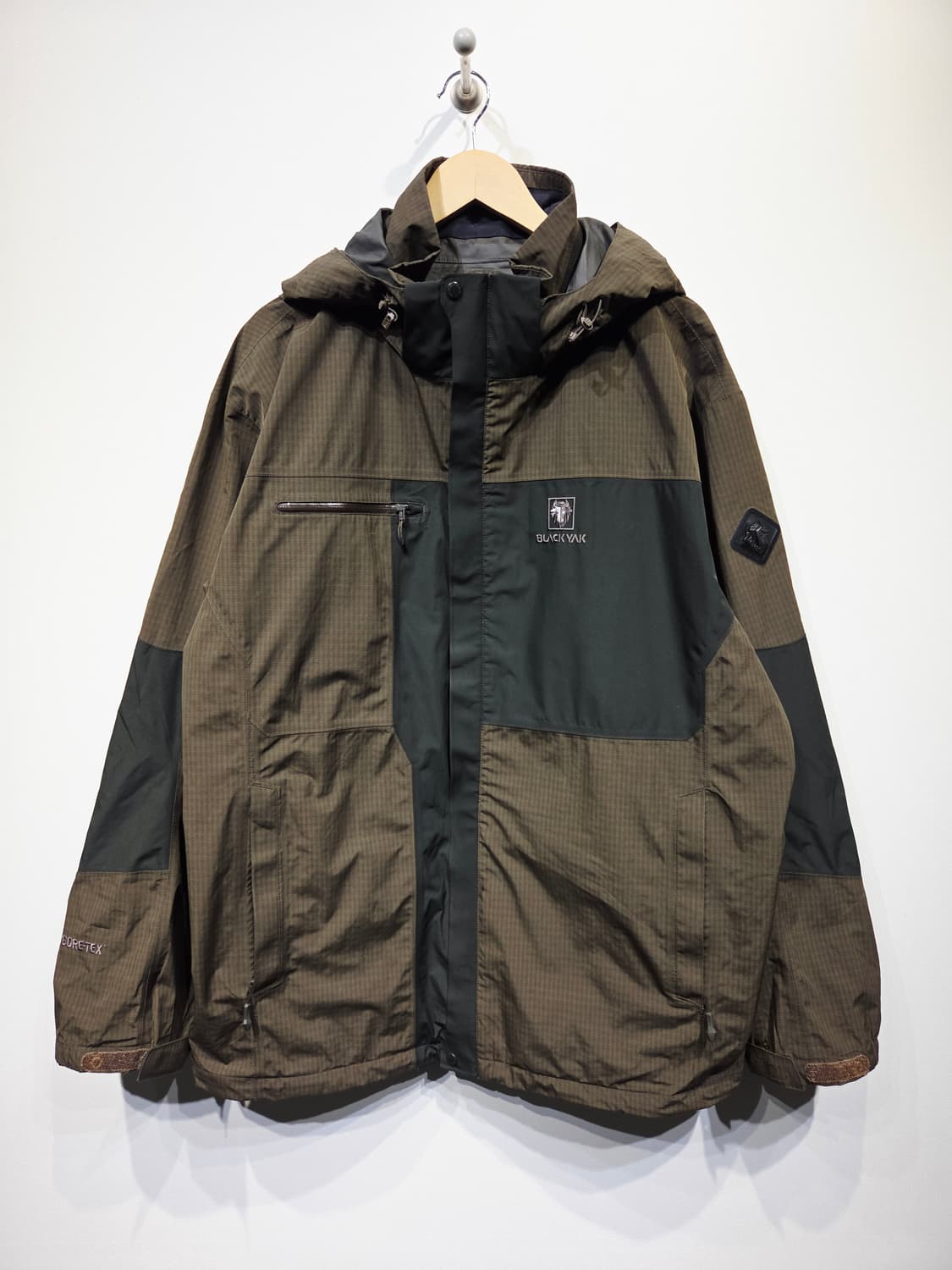 블랙야크 빅사이즈 고어텍스 레오파드 자켓_125 상품이미지2