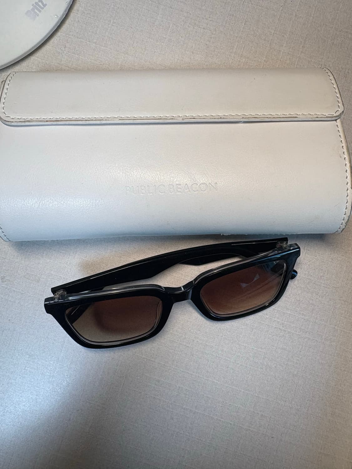 퍼블릭비컨 RECENTI C5 팝니다 상품이미지3