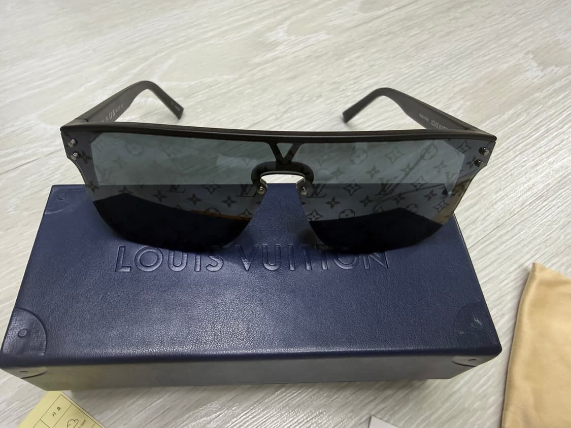 루이비통 선글라스 Z1708E (거의 새품) 상품이미지3