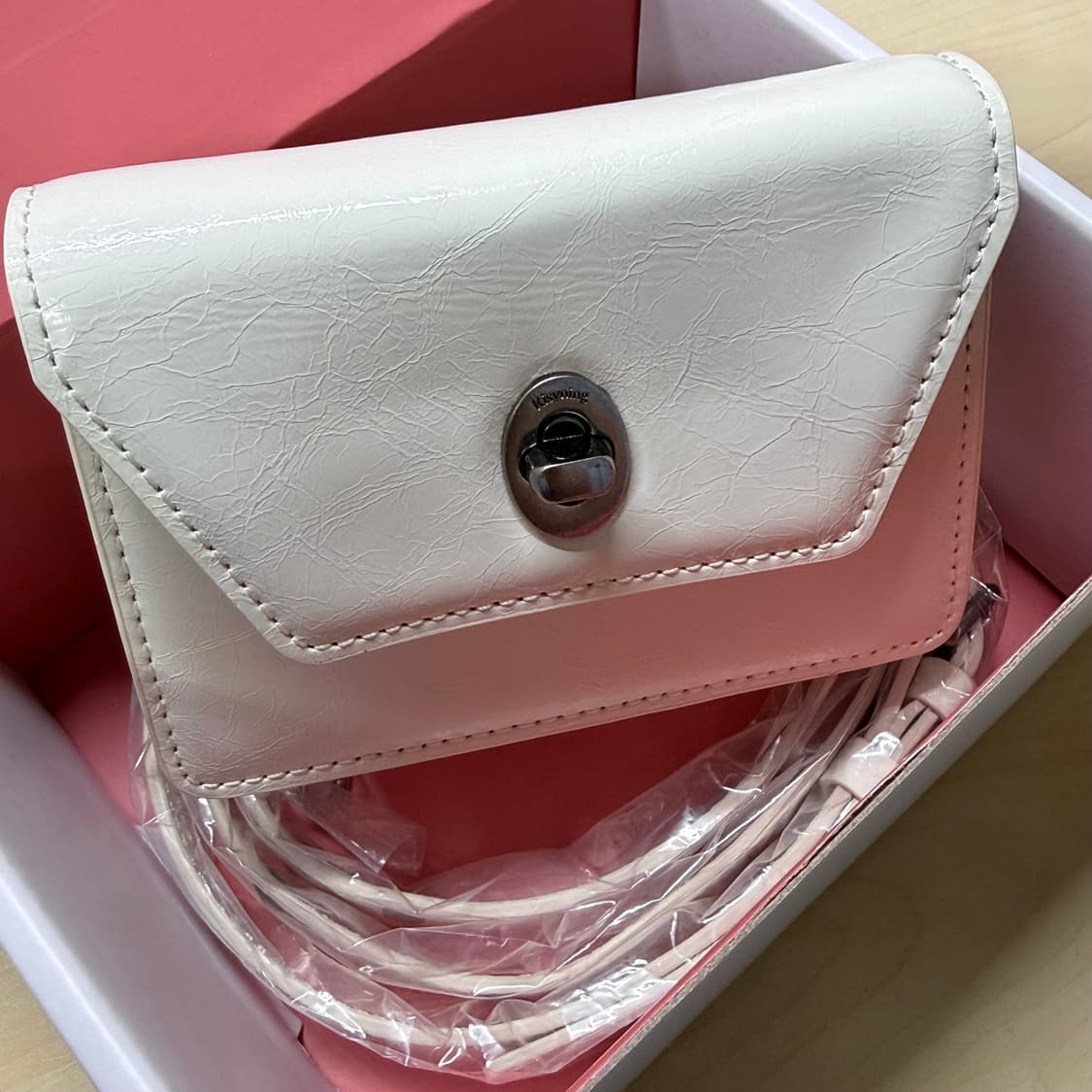 키시닝 미니백 화이트 상품이미지1