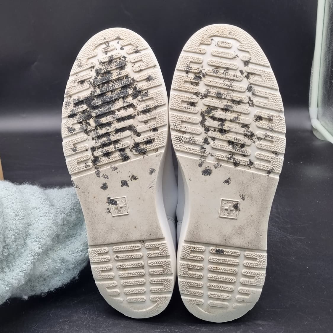 닥터마틴 단테 남성 스니커즈 42 270 상품이미지3