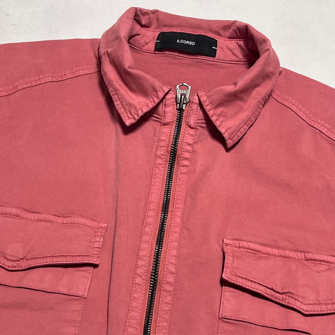 XL 일꼬르소 가먼트다잉 투 포켓 집업 셔켓 다크핑크 상품이미지1