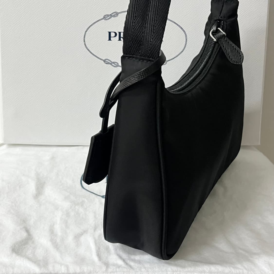 [S급/풀박스] 프라다 2000 리에디션 테수토 호보백 가방 블랙 상품이미지5