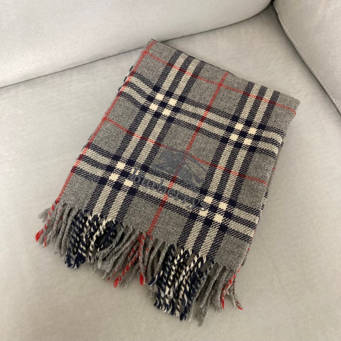 정품) 버버리 노바체크 울100 무릎담요 겸 숄 그레이 상품이미지7