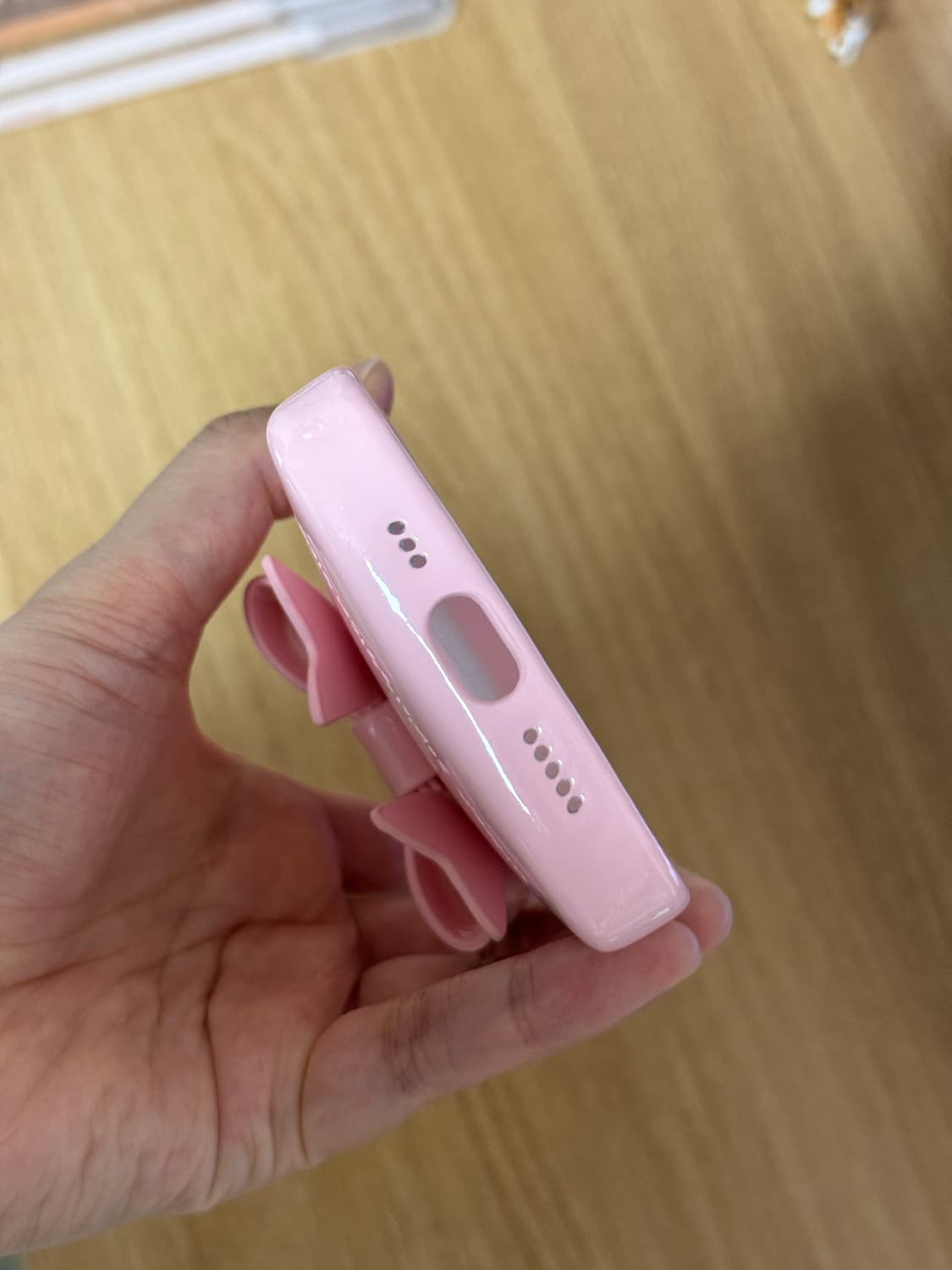 어반소피스티케이션 아이폰16pro 리본케이스 상품이미지5