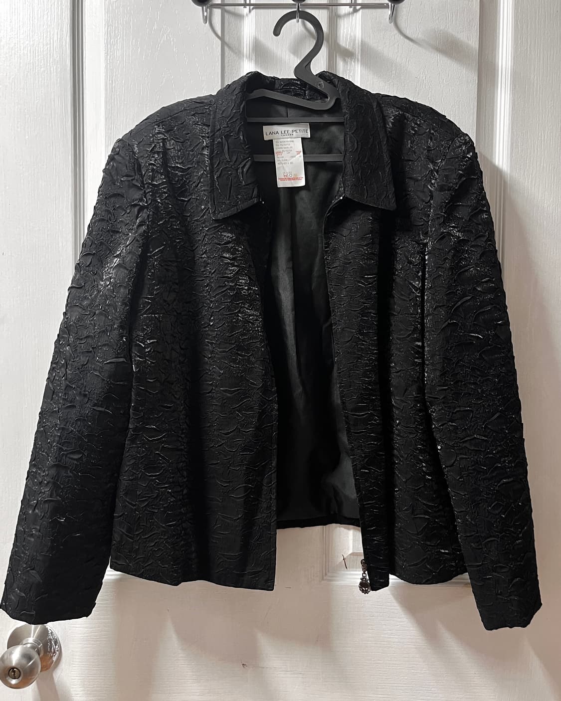     Black Embossed Jacket 상품이미지1