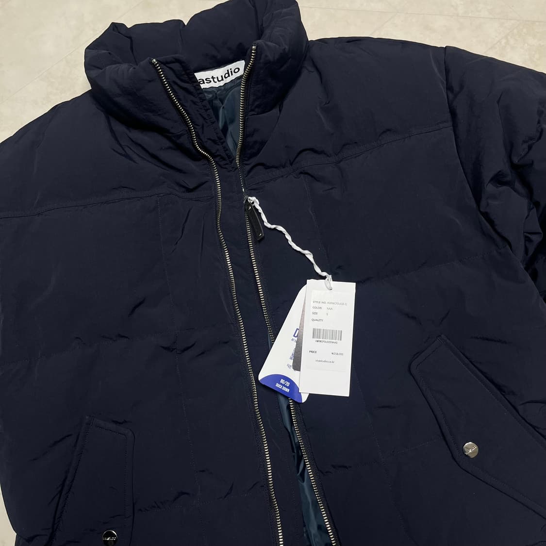 새상품(S)비바스튜디오 나일론 푸퍼 덕다운 숏패딩 네이비 상품이미지2