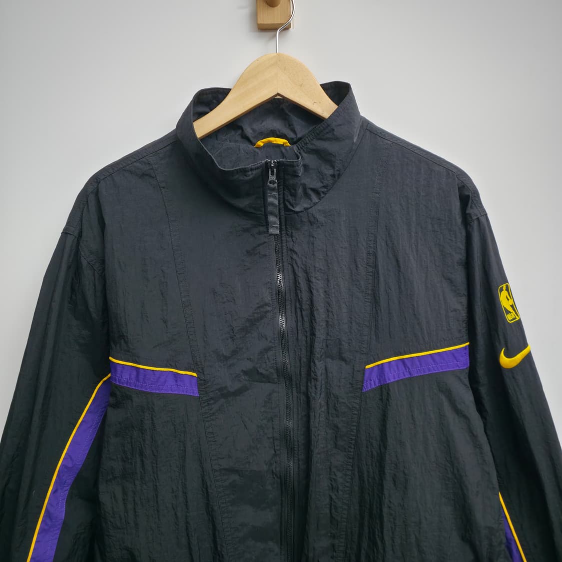 [L] 나이키 NBA LA 레이커스 블랙 바람막이 상품이미지3