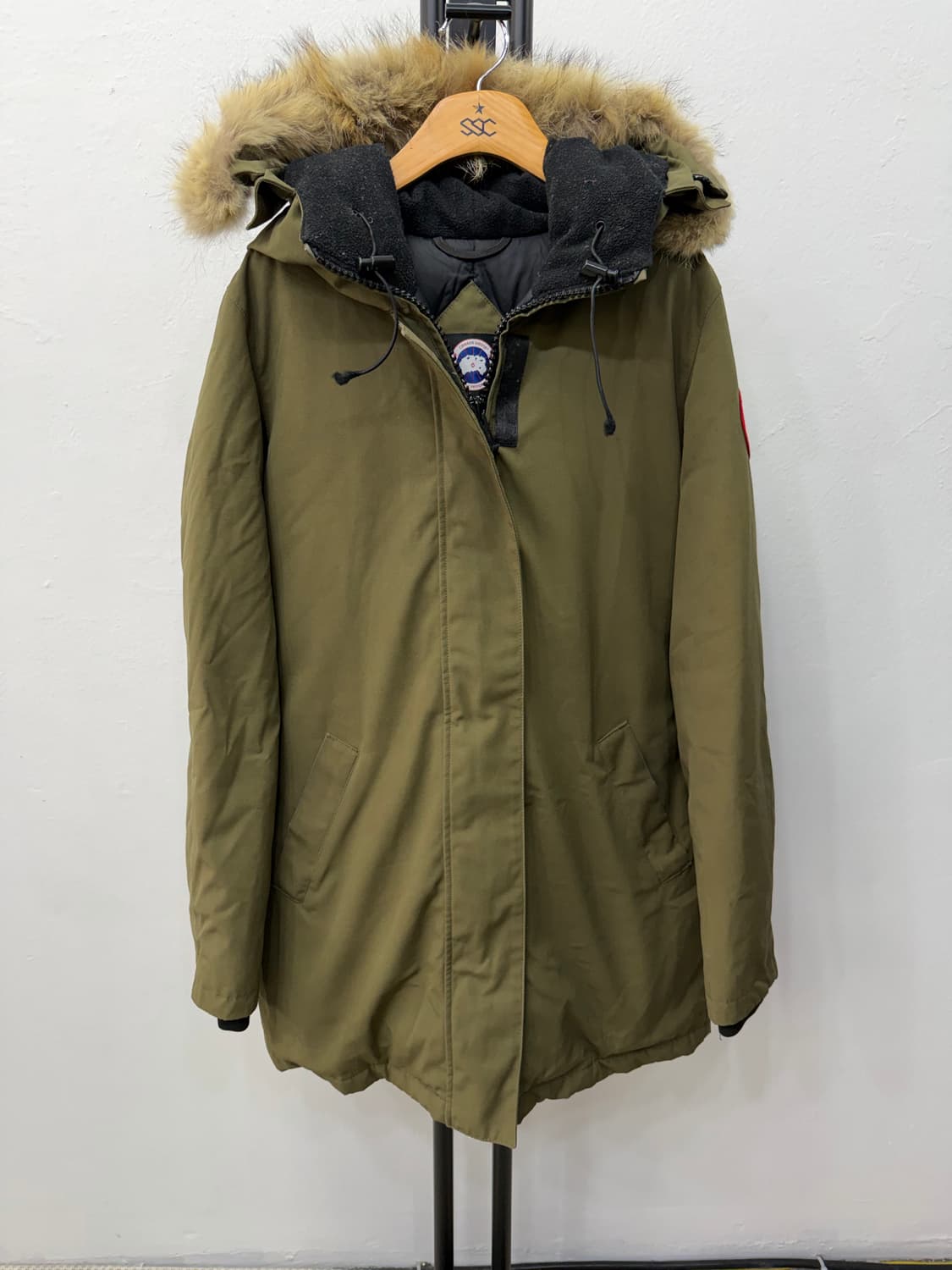 정품) 캐나다구스 여성 올리브색 퍼 후드 패딩 M 상품이미지1