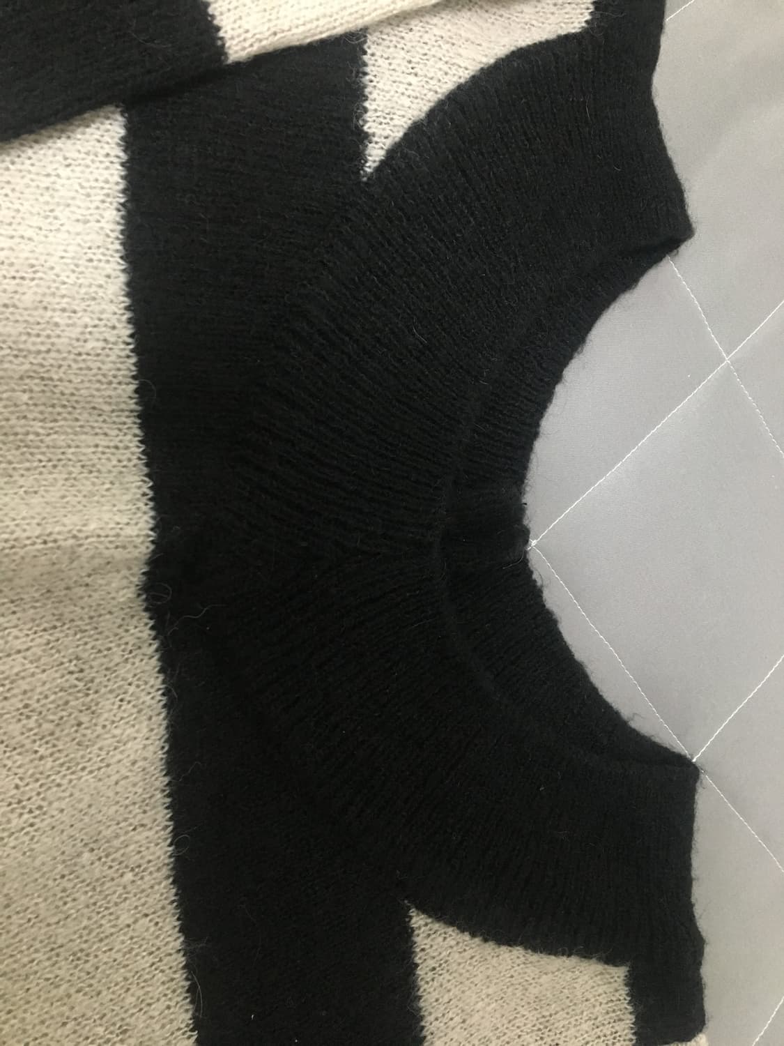 애즈온 포니 스트라이프 니트 black 상품이미지7