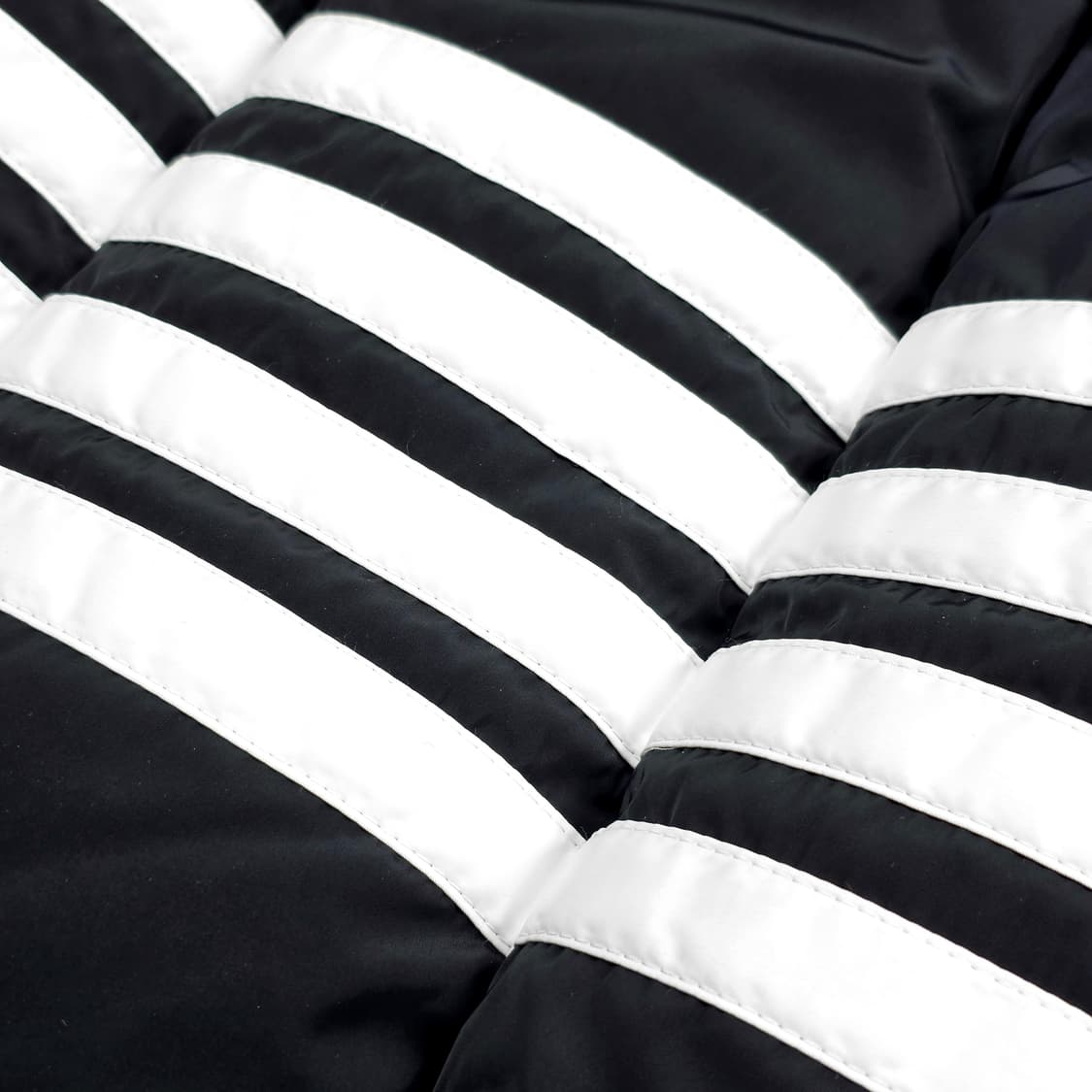 톰브라운 4바 패딩 머플러 상품이미지3