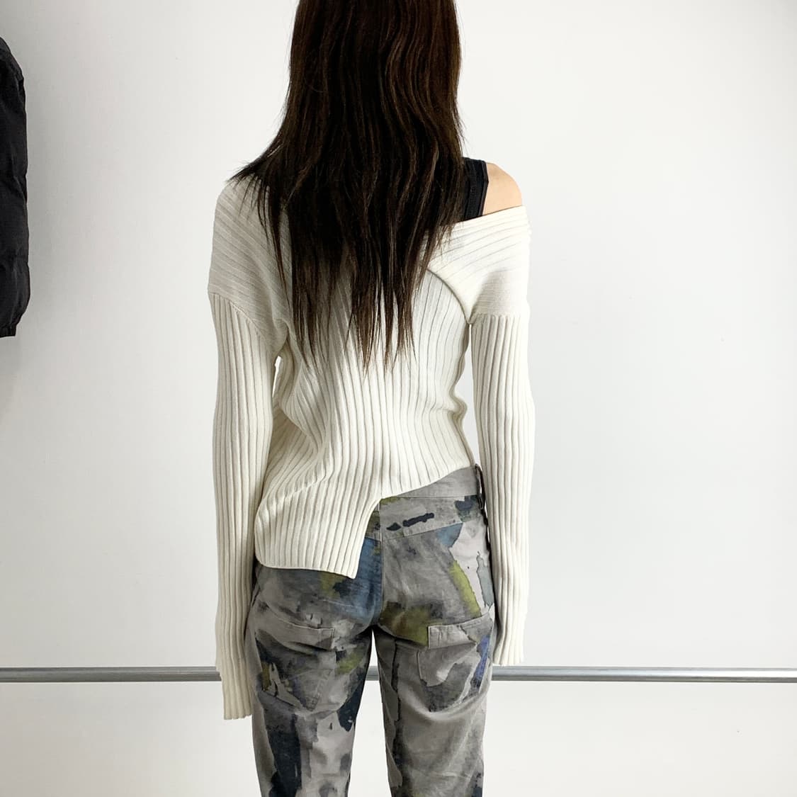 헬무트랭 언발란스컷 오프숄더 상품이미지2