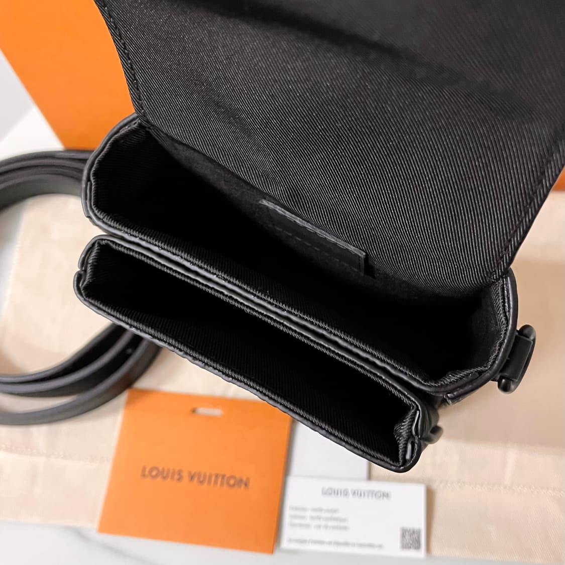 [S+급/신형] 루이비통 S락 버티컬 웨어러블 토뤼옹 크로스백 가방 상품이미지4