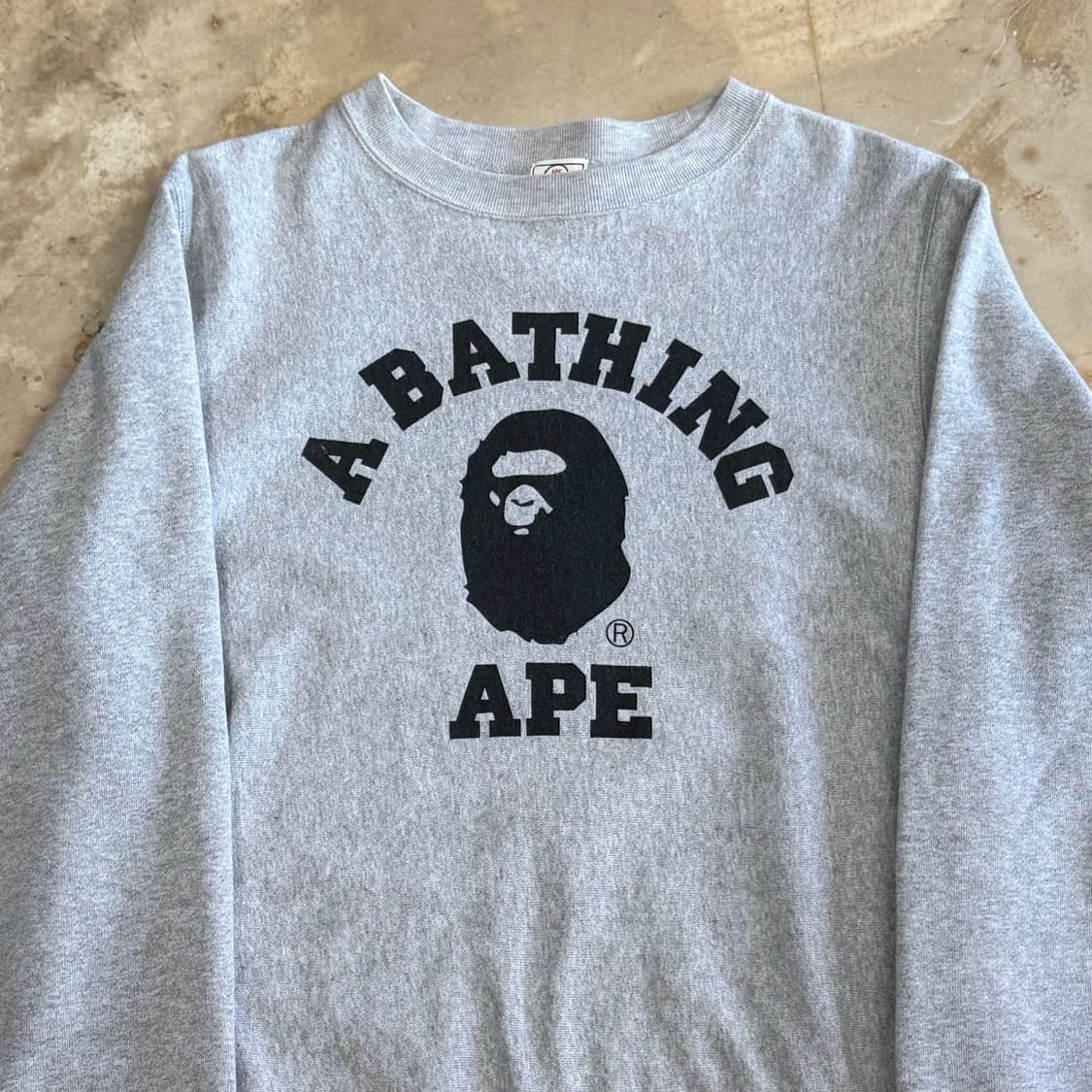 XS 베이프 빅로고 그레이 맨투맨 상품이미지1