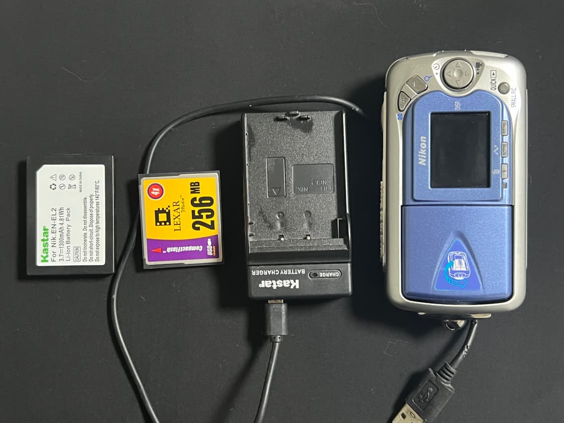 니콘 쿨픽스 2500 카메라+배터리,충전기+메모리카드 (작례o) 상품이미지2