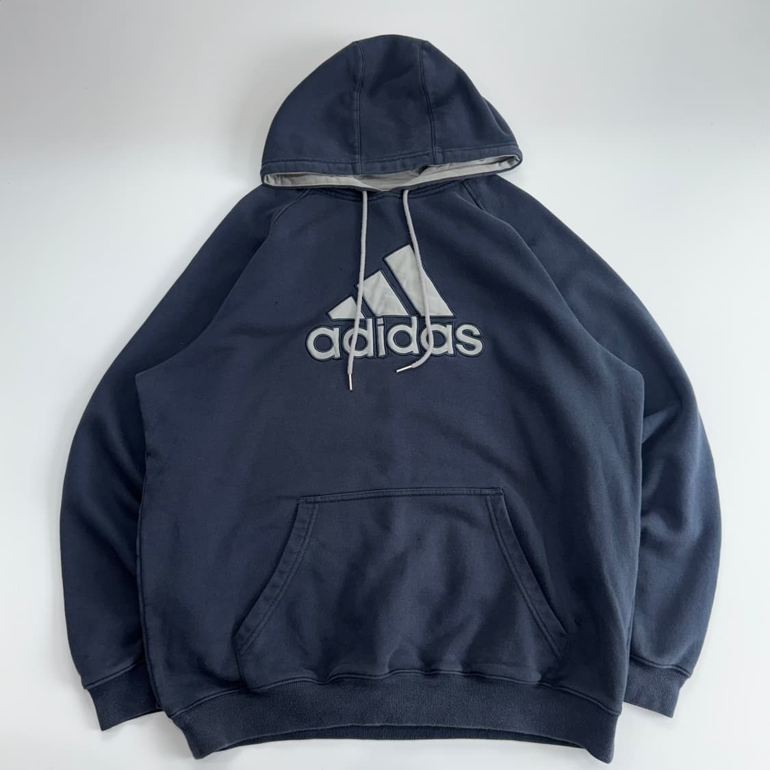 Adidas 아디다스 그레이 삼각로고 네이비 후드티 상품이미지3