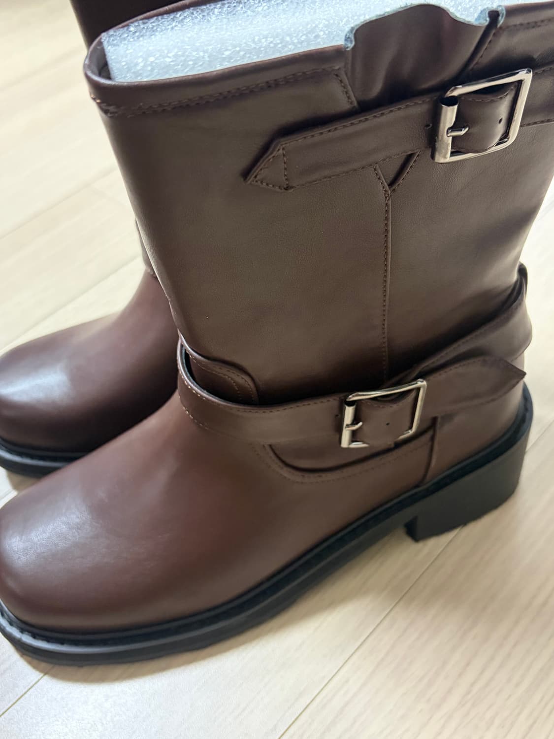 코모레비뮤지엄 핸드메이드 레더 바이커 미들 부츠 브라운 245 상품이미지3