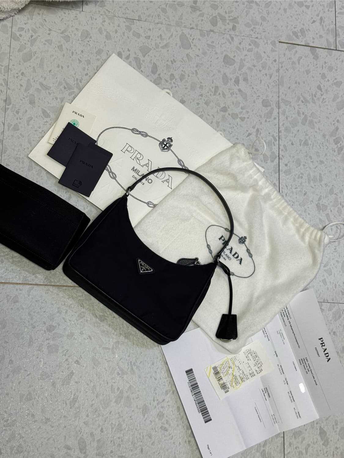 프라다 리에디션 2005 리나일론 호보백 상품이미지1