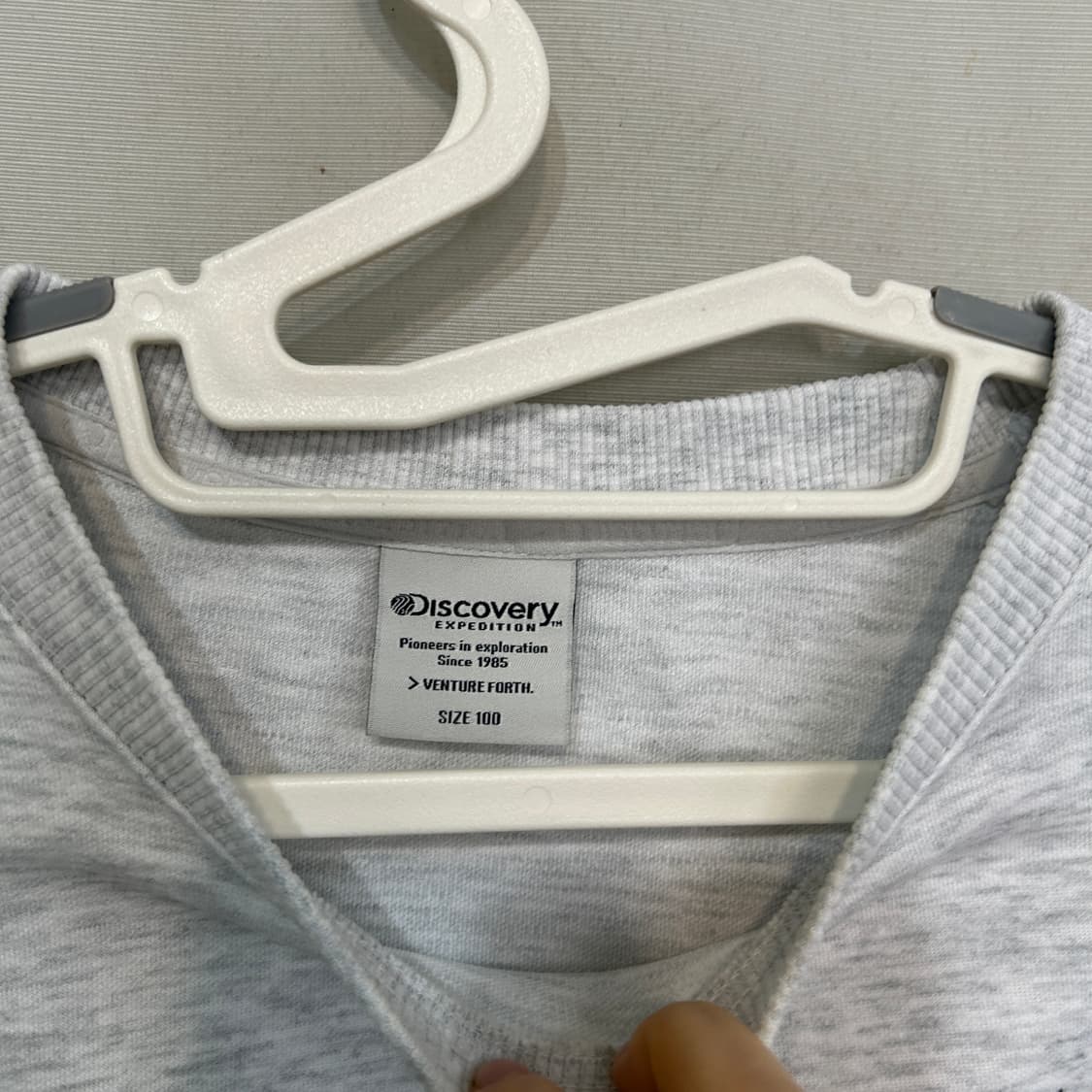 디스커버리 2024 남성 맨투맨 100 상품이미지2