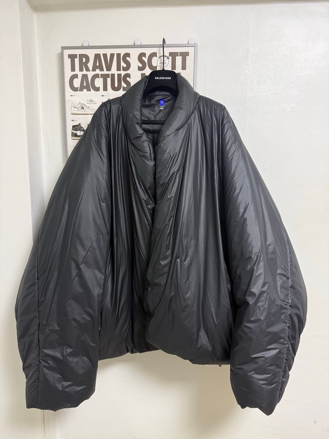 (XXL) 이지 갭 엔지니어드 바이 발렌시아가 라운드 재킷2 블랙 상품이미지1