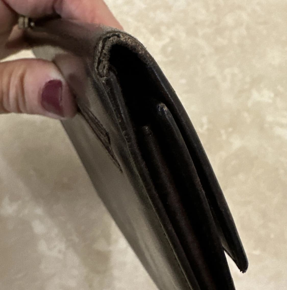 프라다 지갑Prada Leather Tri-Fold Flap Wallet 상품이미지4