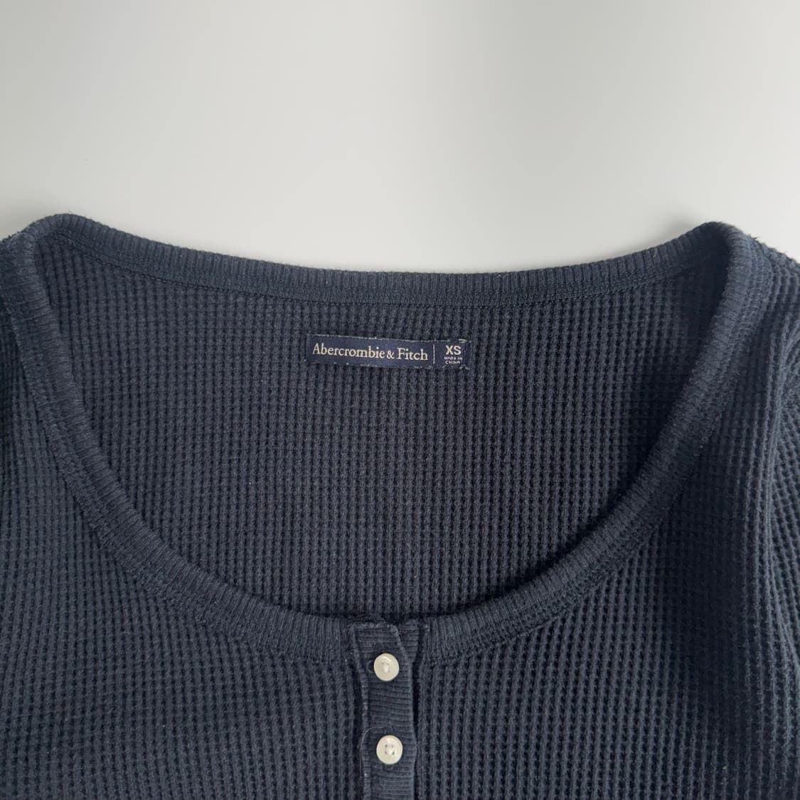 Abercrombie 아베크롬비 스몰로고 헨리넥 네이비 롱슬리브   상품이미지5
