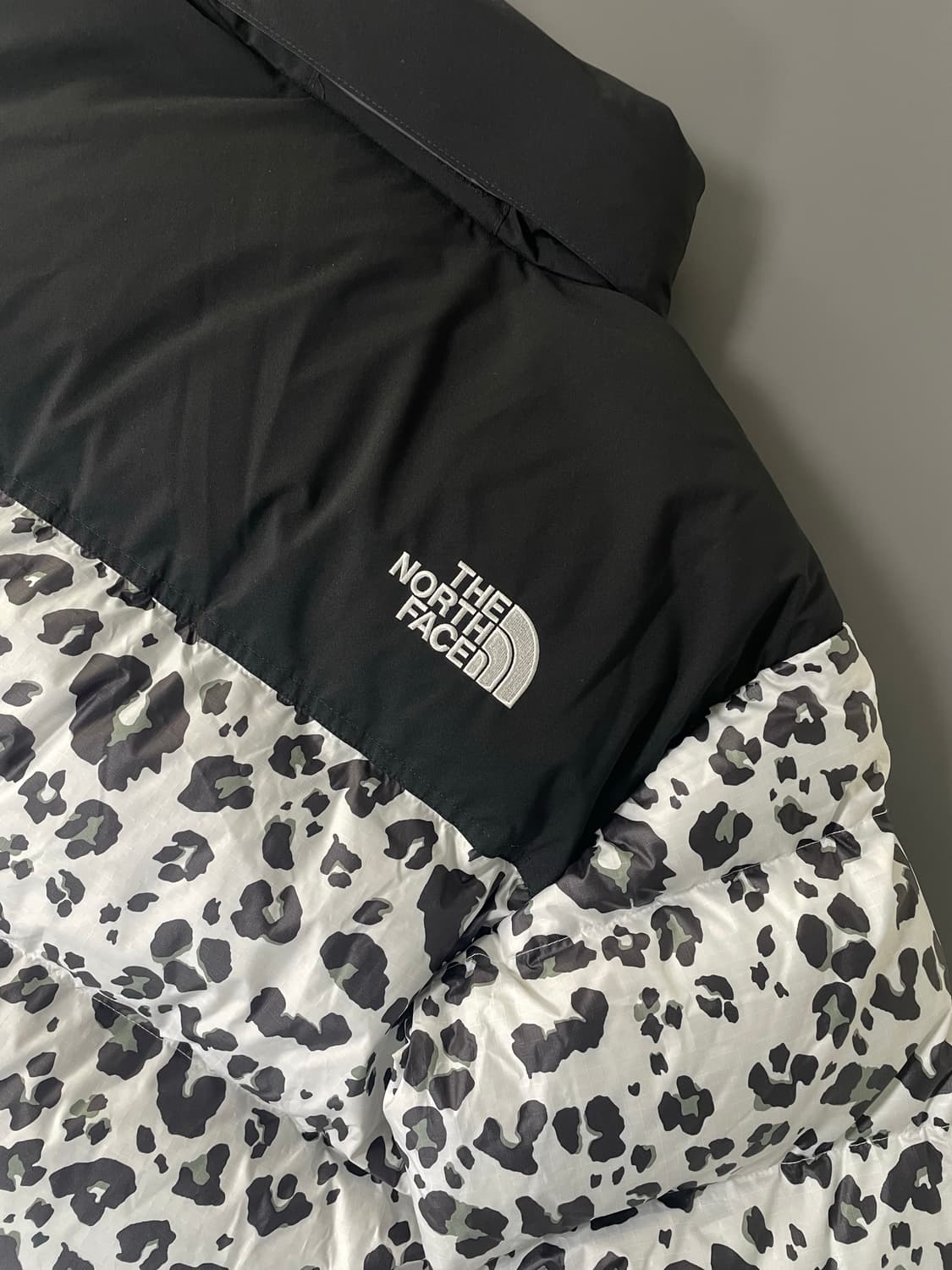 [XXL] 노스페이스 화이트 라벨 스노우 레오파드 프린트 눕시 상품이미지7