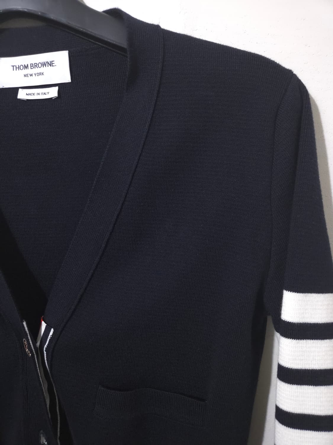 [새상품급] 톰브라운 밀라노스티치 여성 금장 가디건 40 Size 상품이미지5