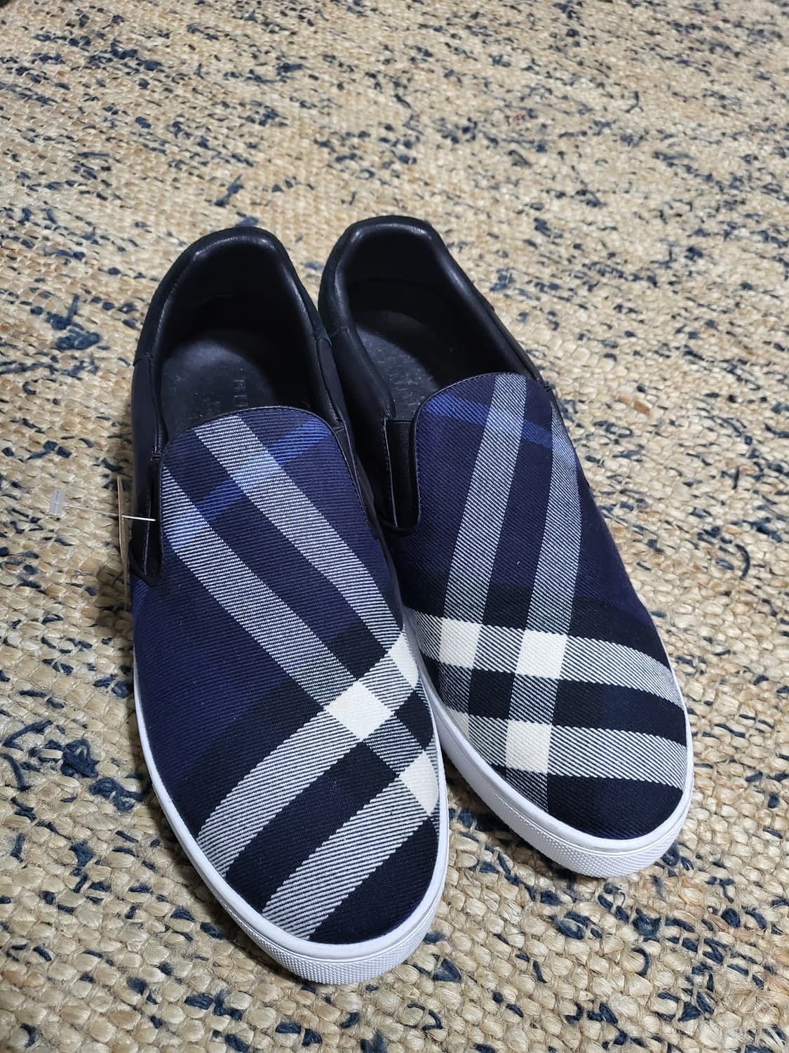 버버리 남성 체크 슬립온 상품이미지2