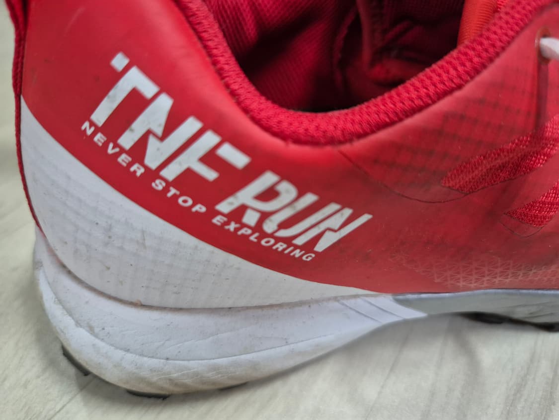 정품 노스페이스 런닝화 상품이미지4