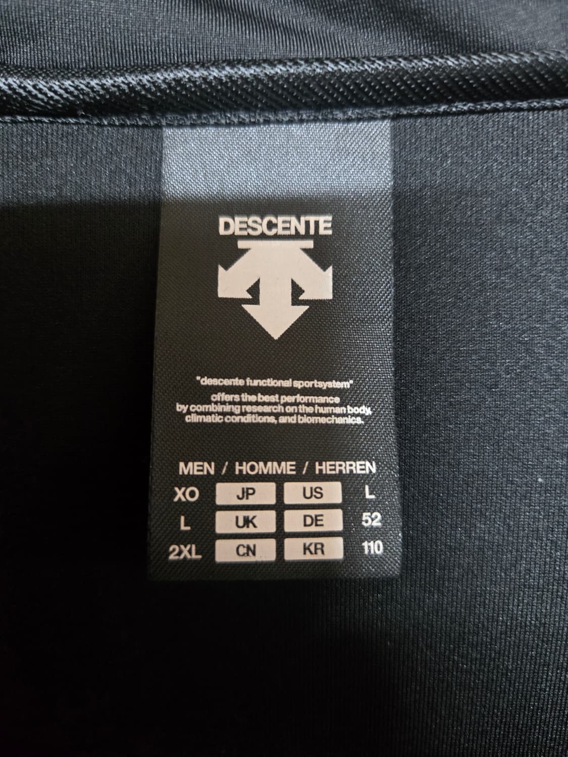 데상트 블랙/라임색 후드집업110 상품이미지4