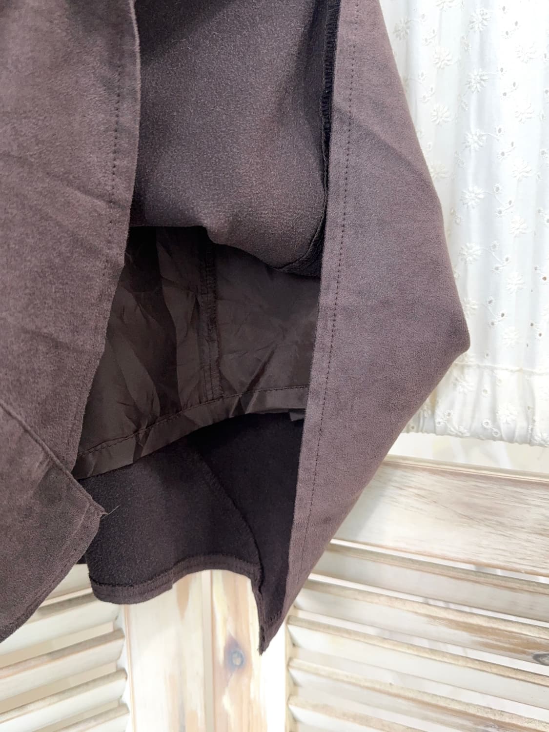 Deep brown suede midi skirt 상품이미지7