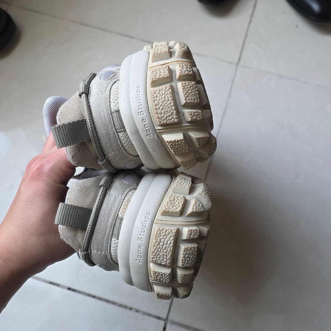 아크네 스튜디오 볼스터 스니커즈 38 상품이미지3