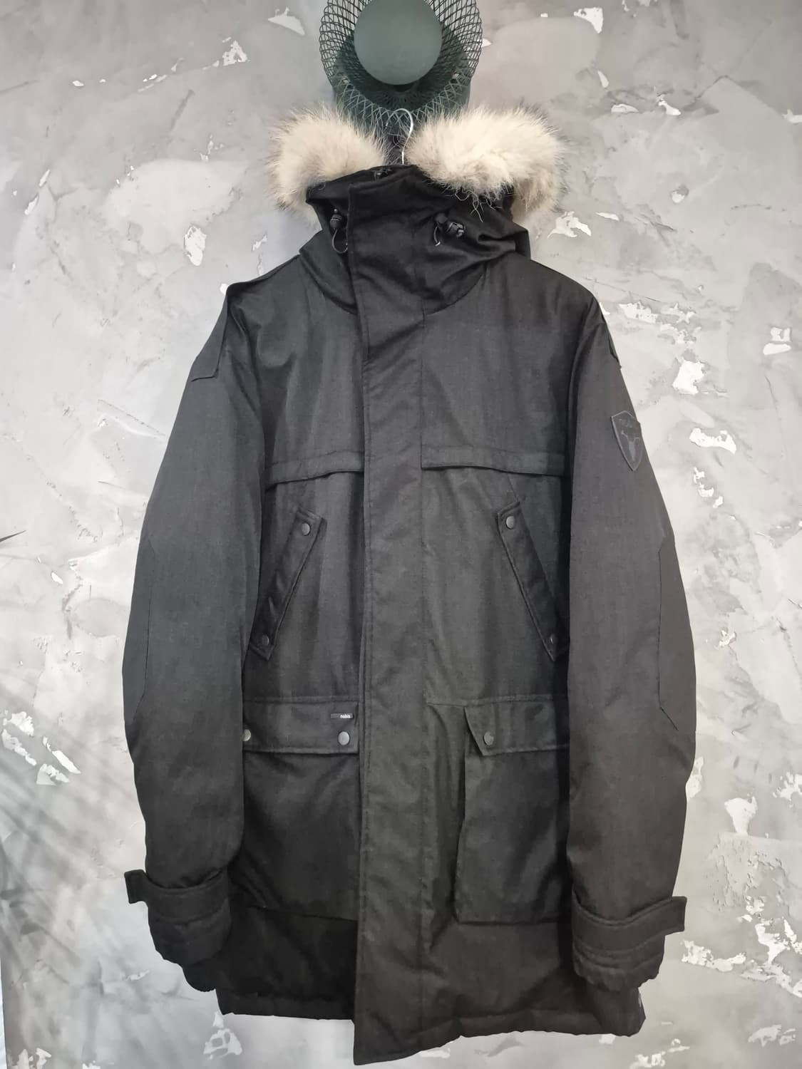 노비스 야테시 블랙 색상 패딩 L 상품이미지1