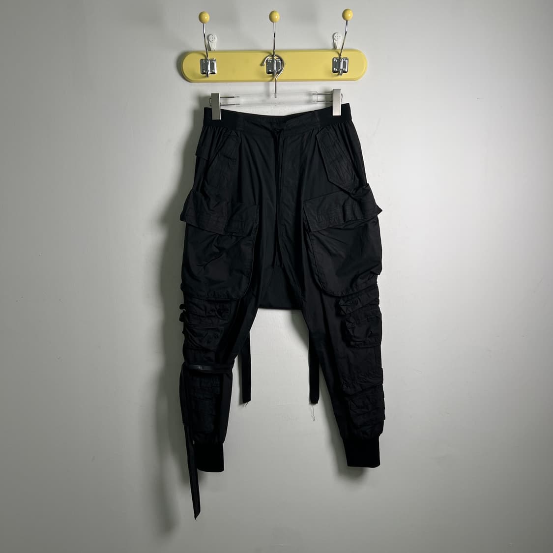 언라벨 프로젝트 블랙 유틸리티 멀티 포켓 카고 팬츠 S 상품이미지2