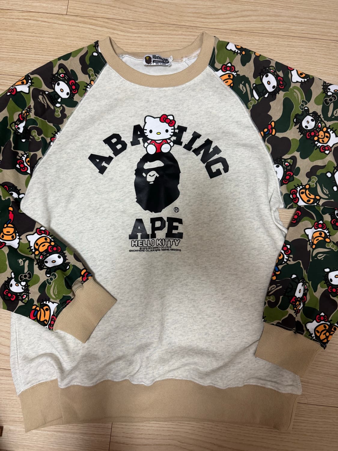 Bape 베이프 마일로 헬로키티 콜라보 맨투맨 상품이미지1