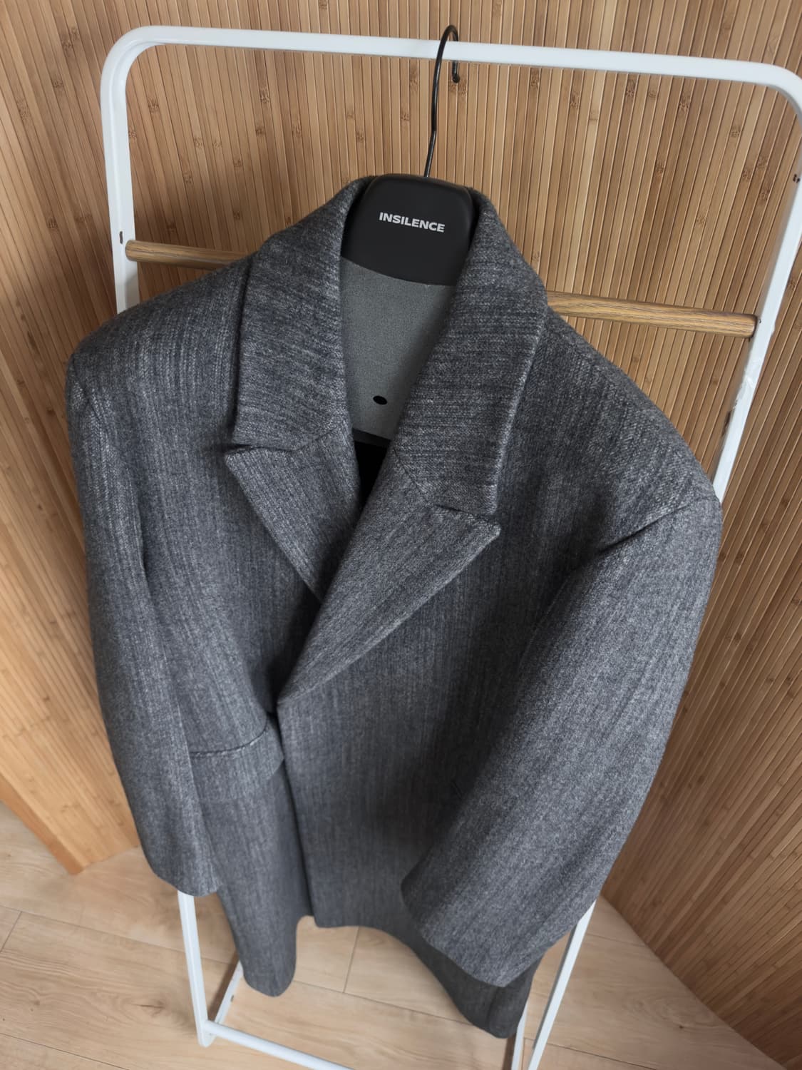 인사일런스 스페이스 다잉 코트 상품이미지4