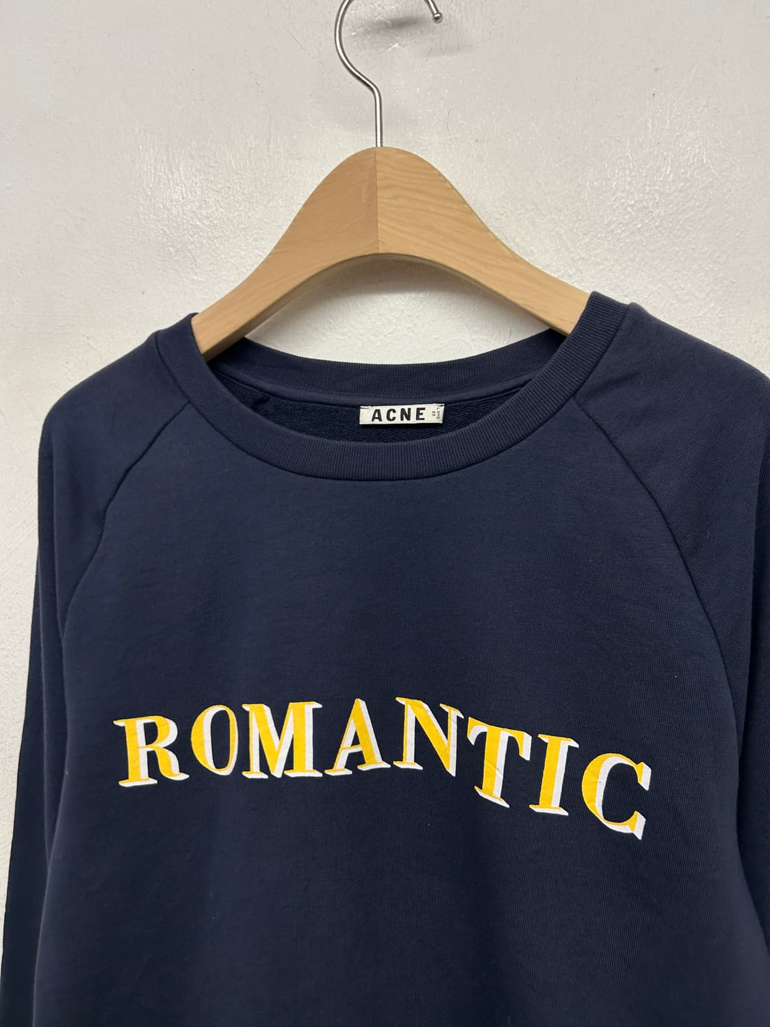 아크네 로맨틱 프린트 크롭 스웻셔츠 상품이미지2